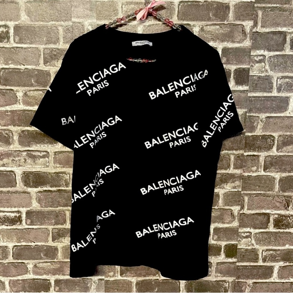 Balenciaga graphic tee shirt black white spell out top.l